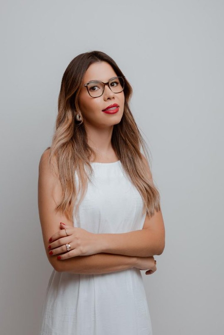 Emilly Alves, especialista em regularização de imóveis